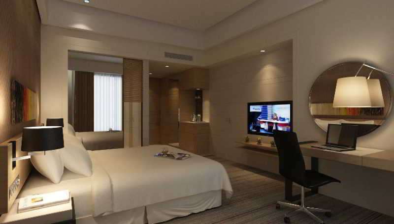 Four Points By Sheraton Пучонг Экстерьер фото