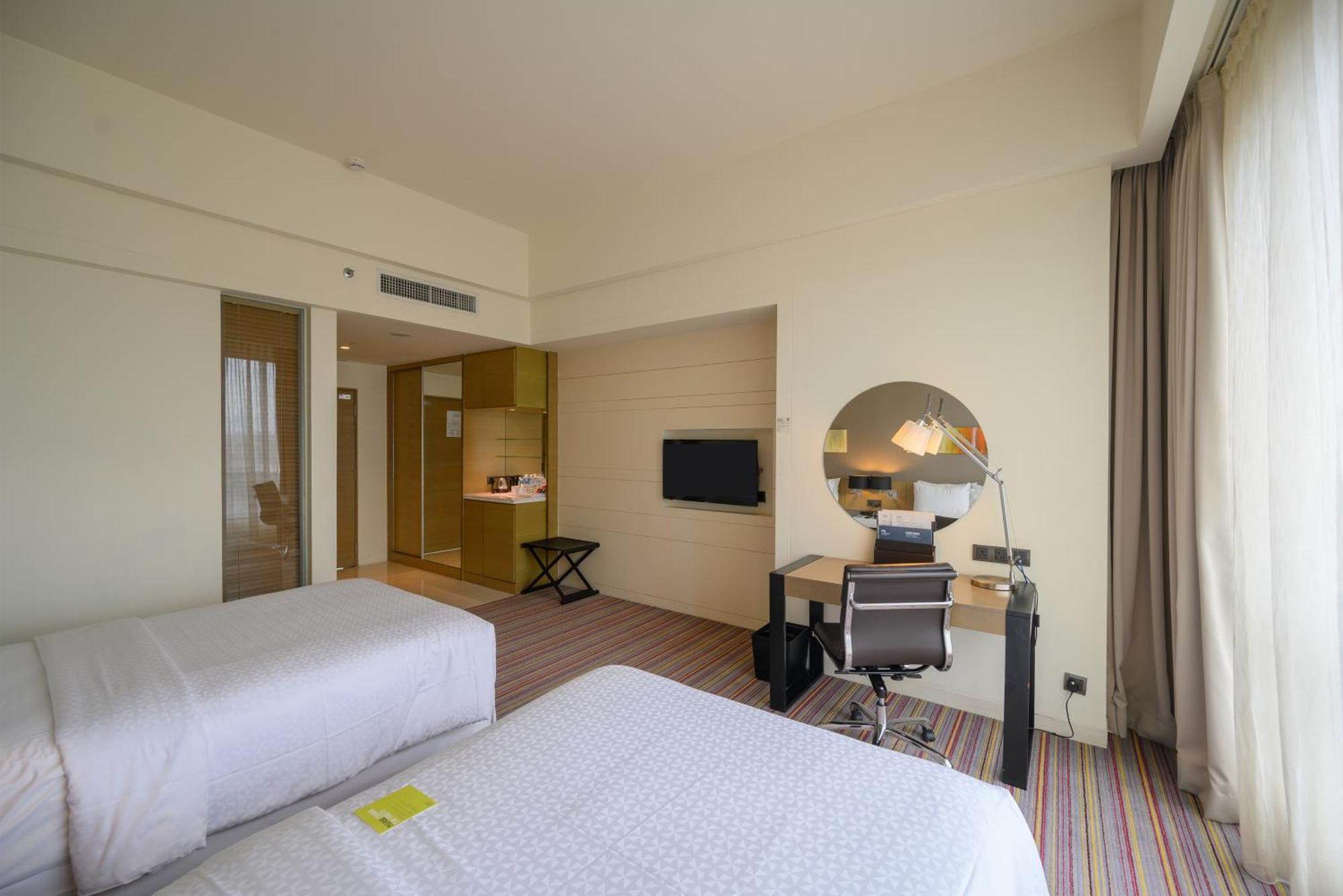 Four Points By Sheraton Пучонг Экстерьер фото
