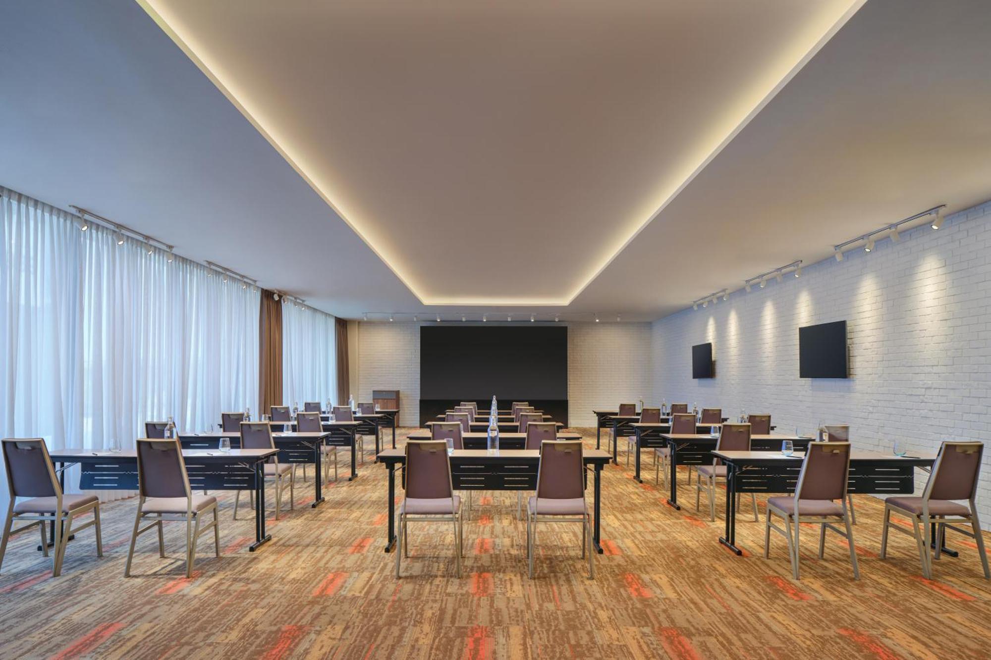 Four Points By Sheraton Пучонг Экстерьер фото