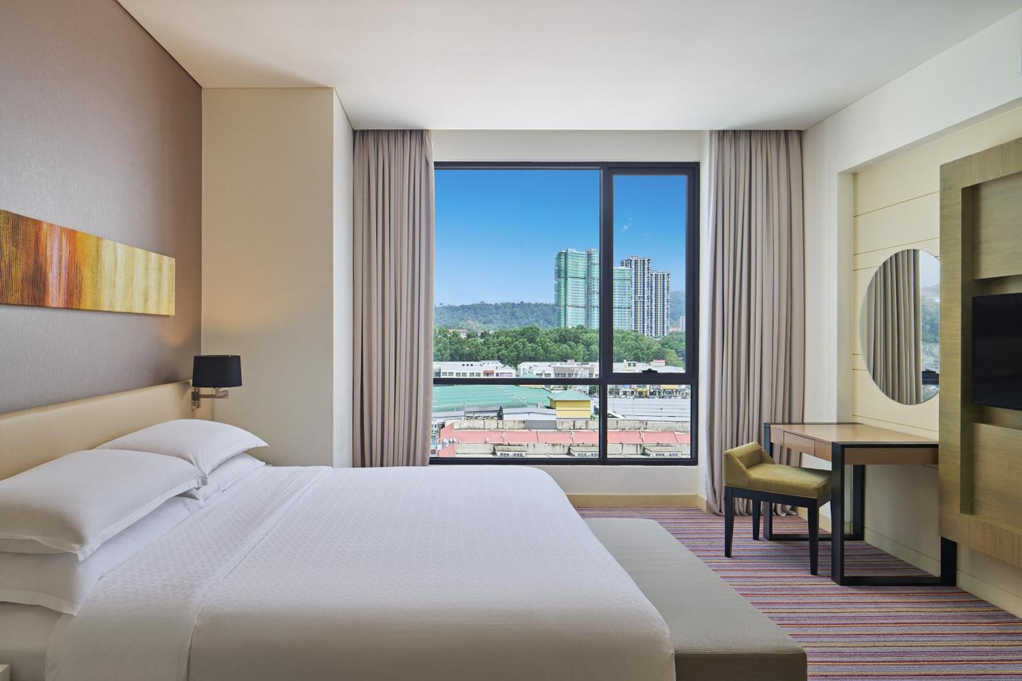 Four Points By Sheraton Пучонг Экстерьер фото