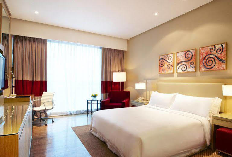 Four Points By Sheraton Пучонг Экстерьер фото